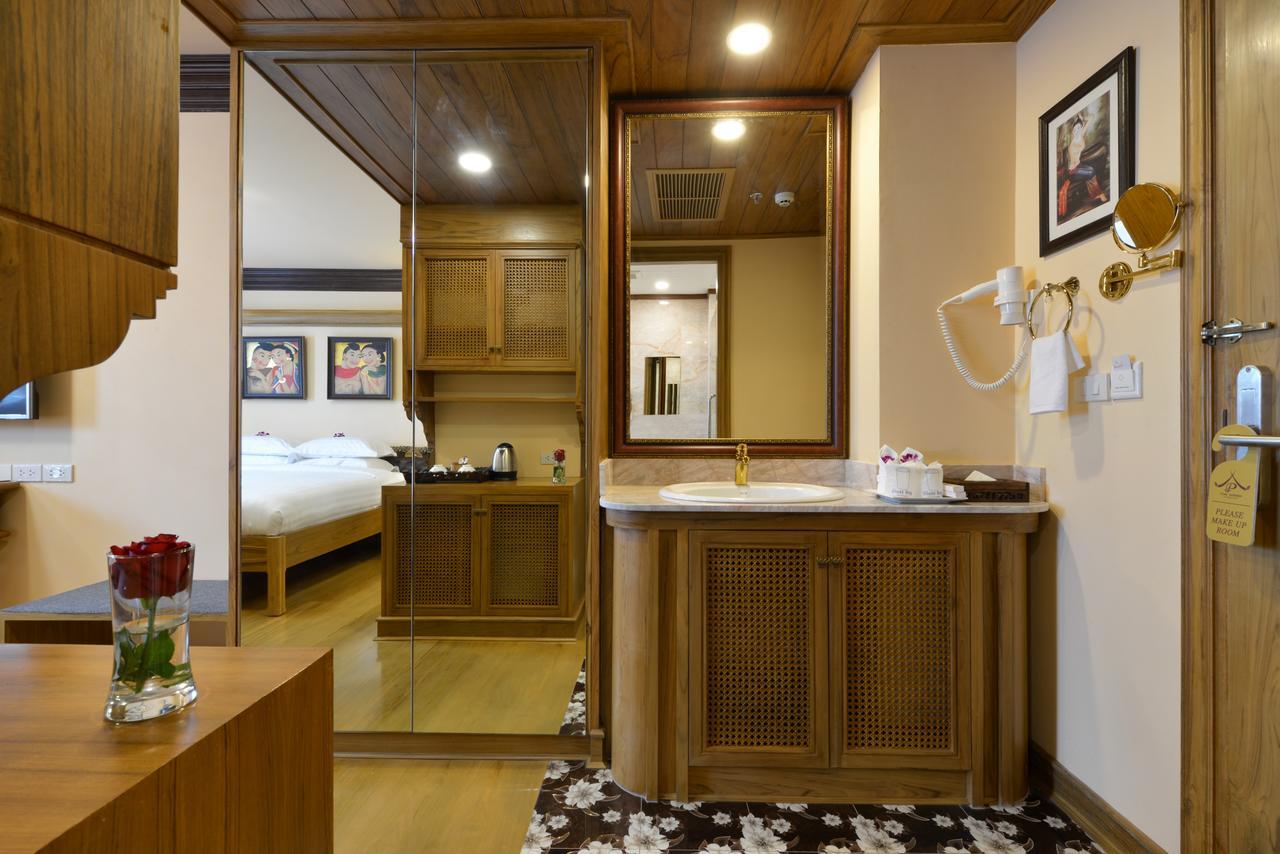 Peak Nimman Prestige Hotel Chiang Mai Exterior photo