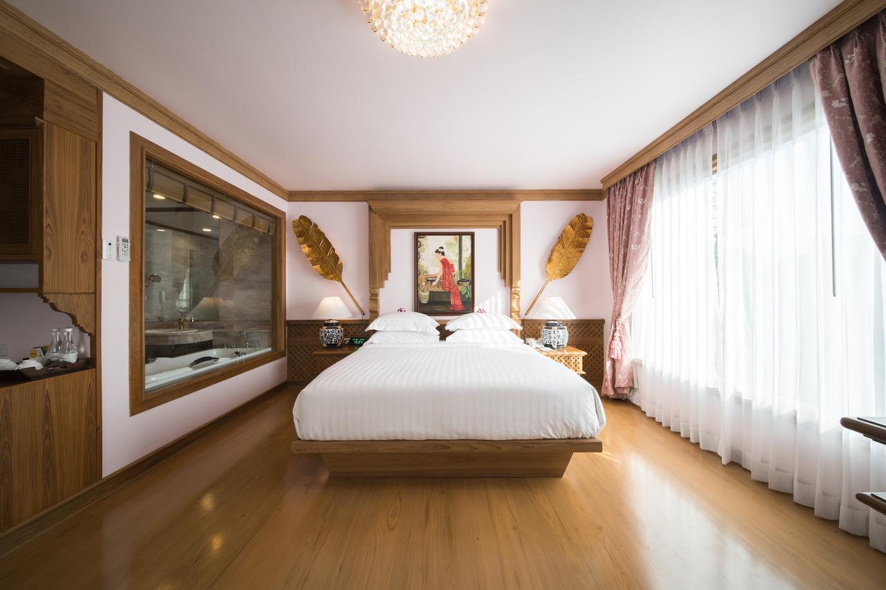 Peak Nimman Prestige Hotel Chiang Mai Exterior photo